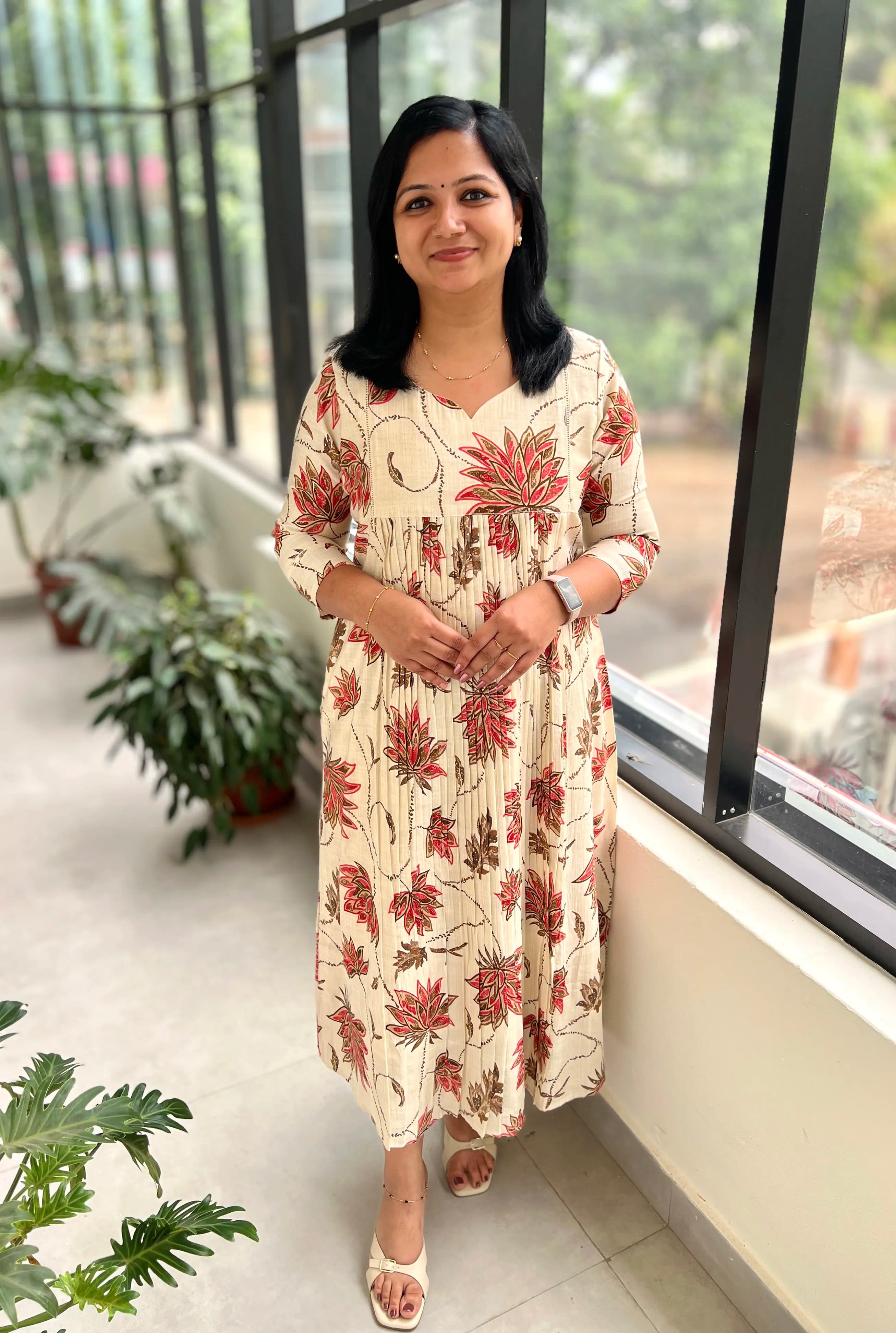 Florista Kurti in  Vatican Silk - Off-white n Peach