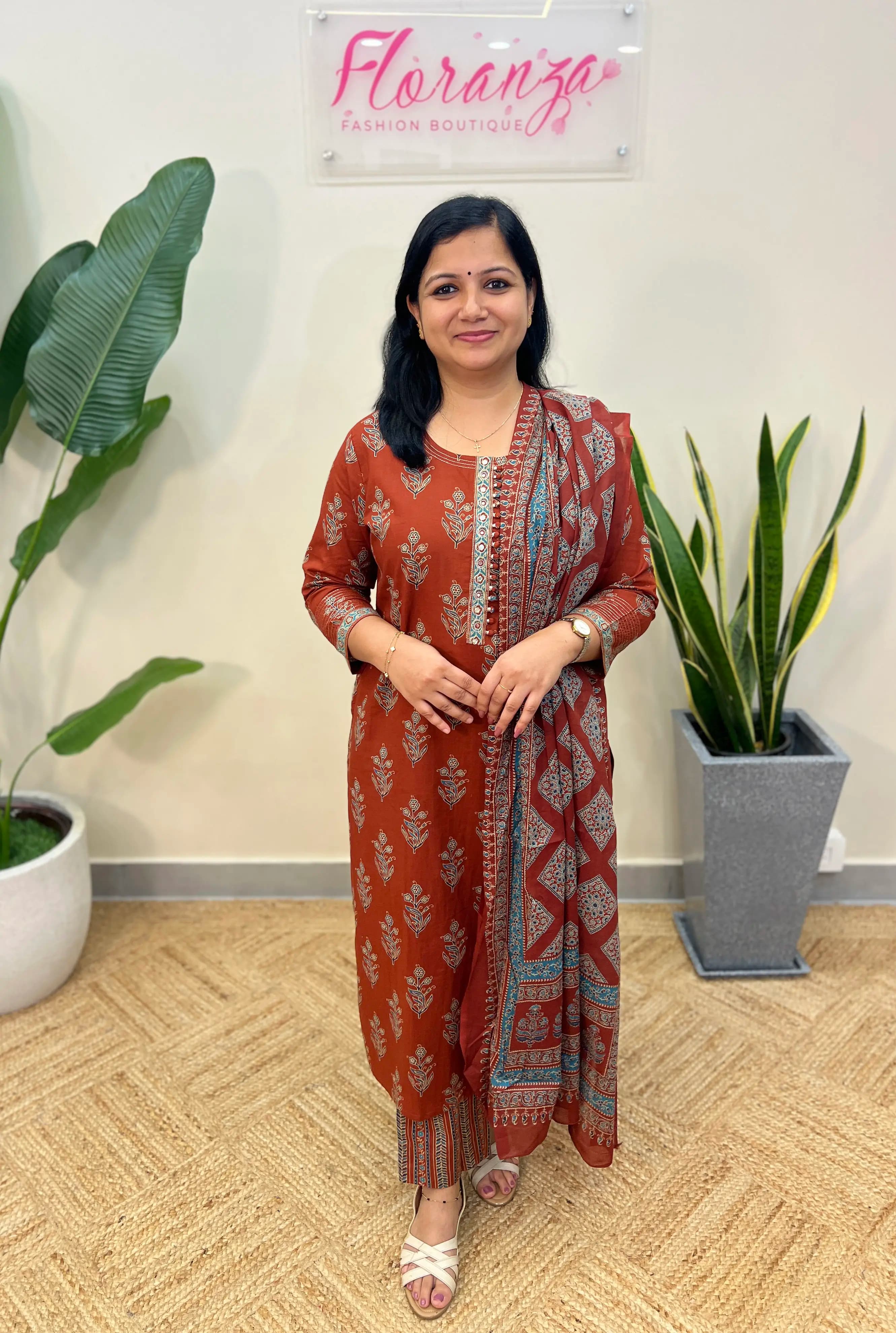 Slitted 3 piece set in Printed Cotton - Dark Brick