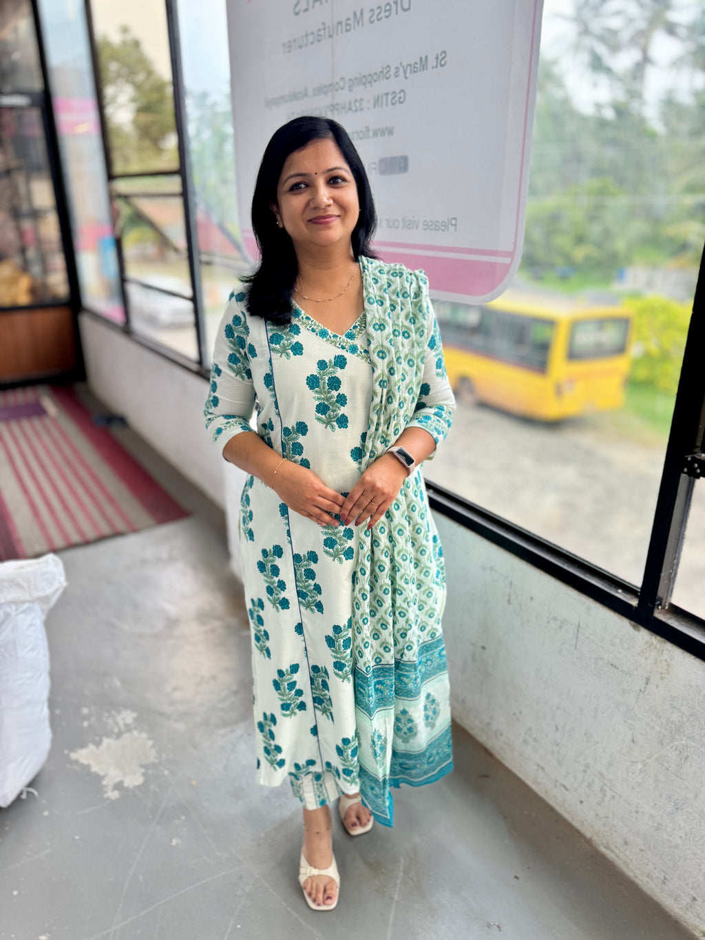 Florista 3 Piece Set in Printed Cotton - Off-White n Dark Blue