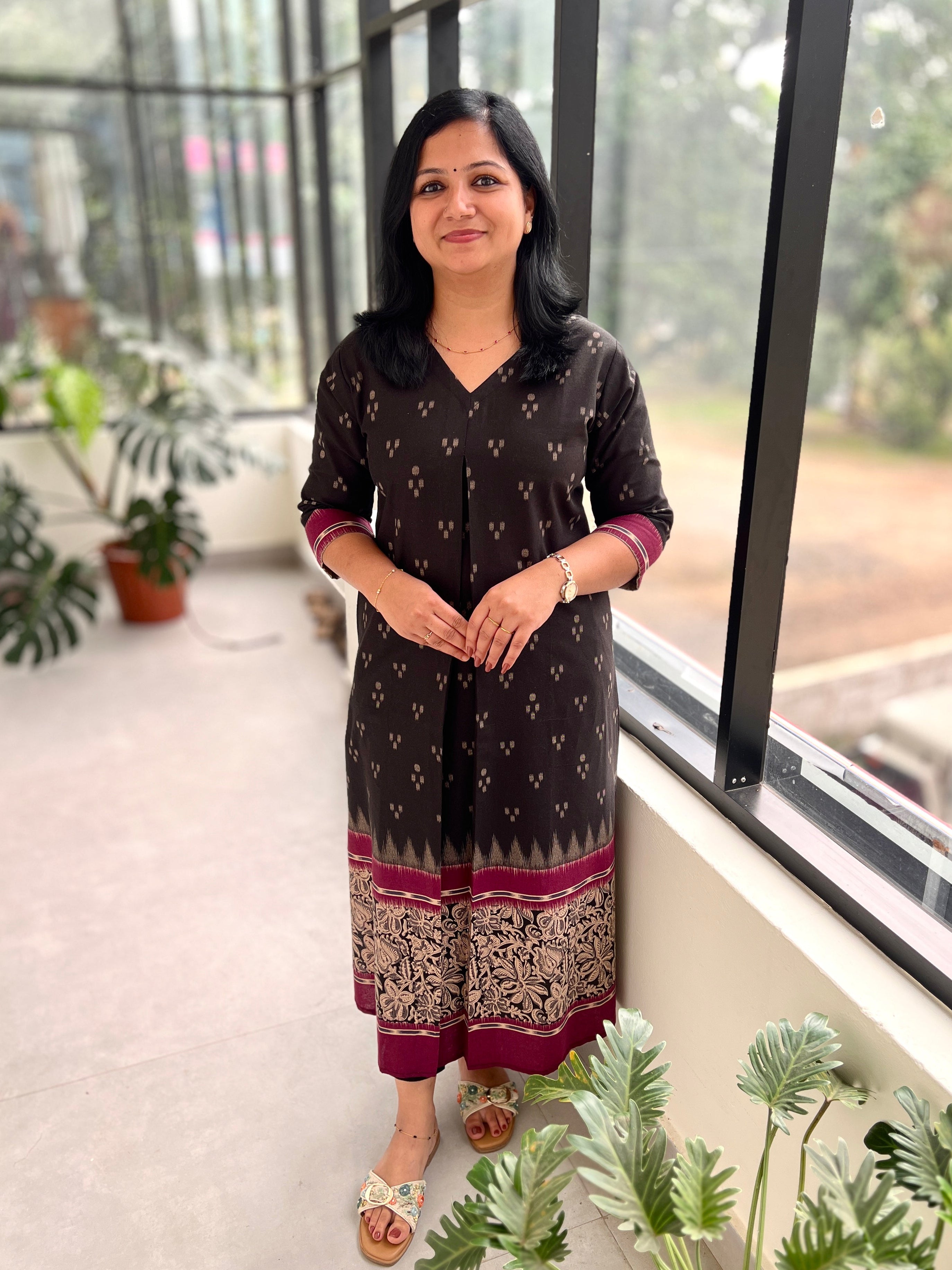 Aline Kurti In Flex Cotton - Black n Orange