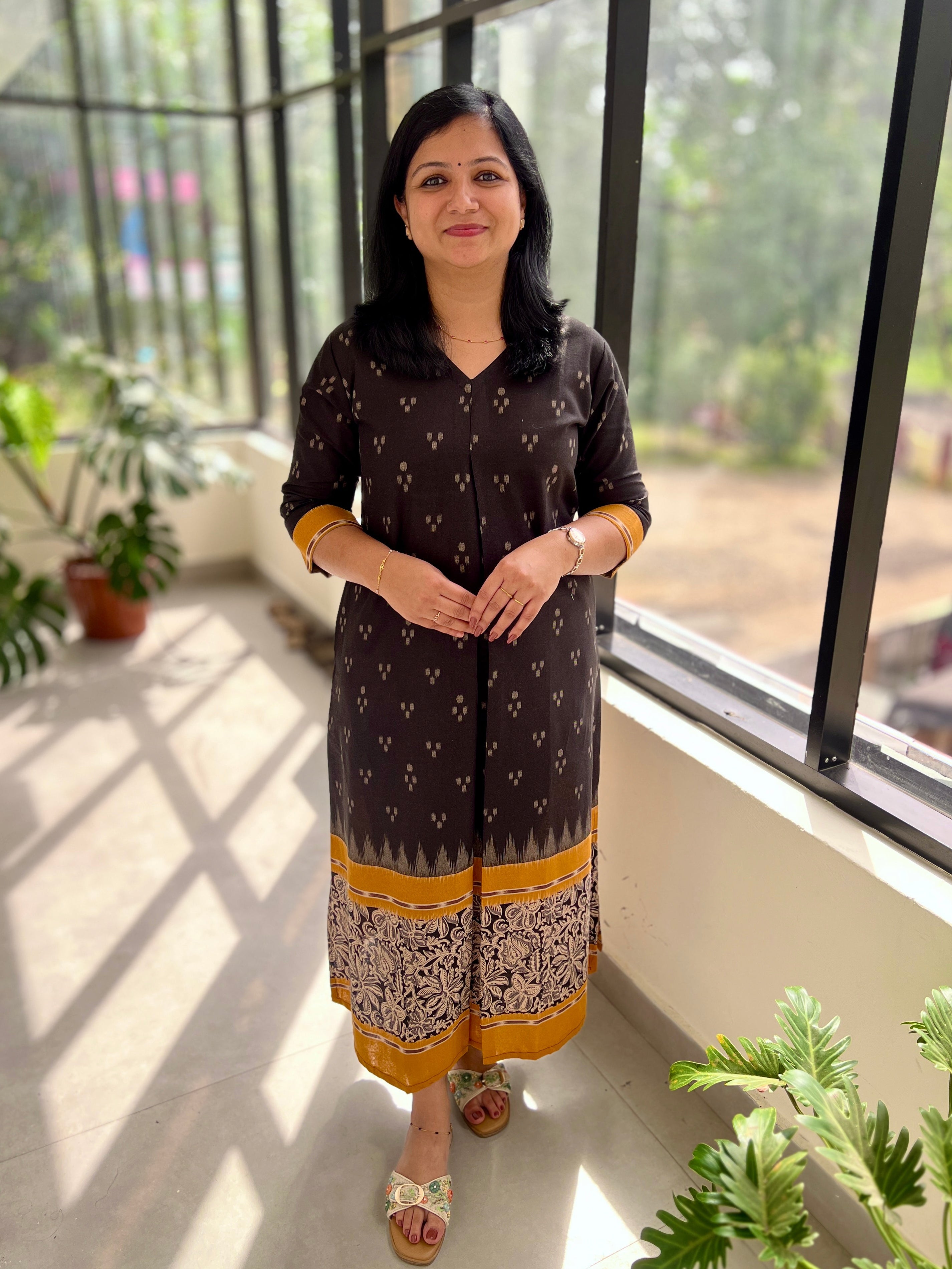 Aline Kurti In Flex Cotton - Black n Orange