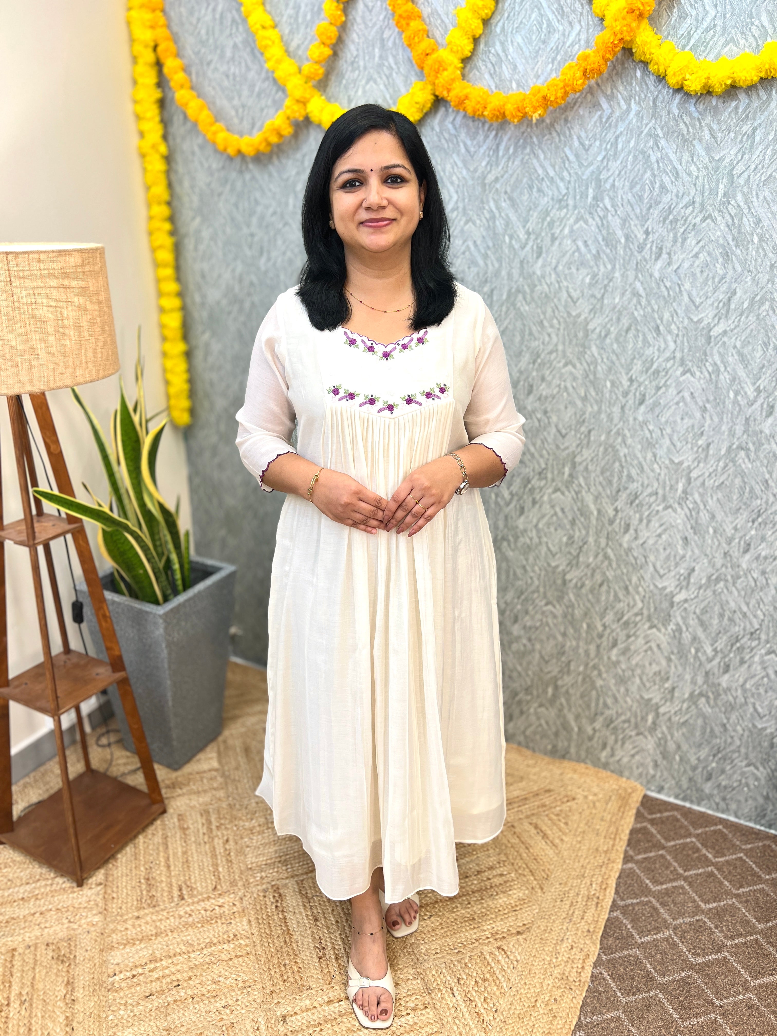 Florista Onam Special Kurti In Premium Mul- Chanderi -Off-White(3905)