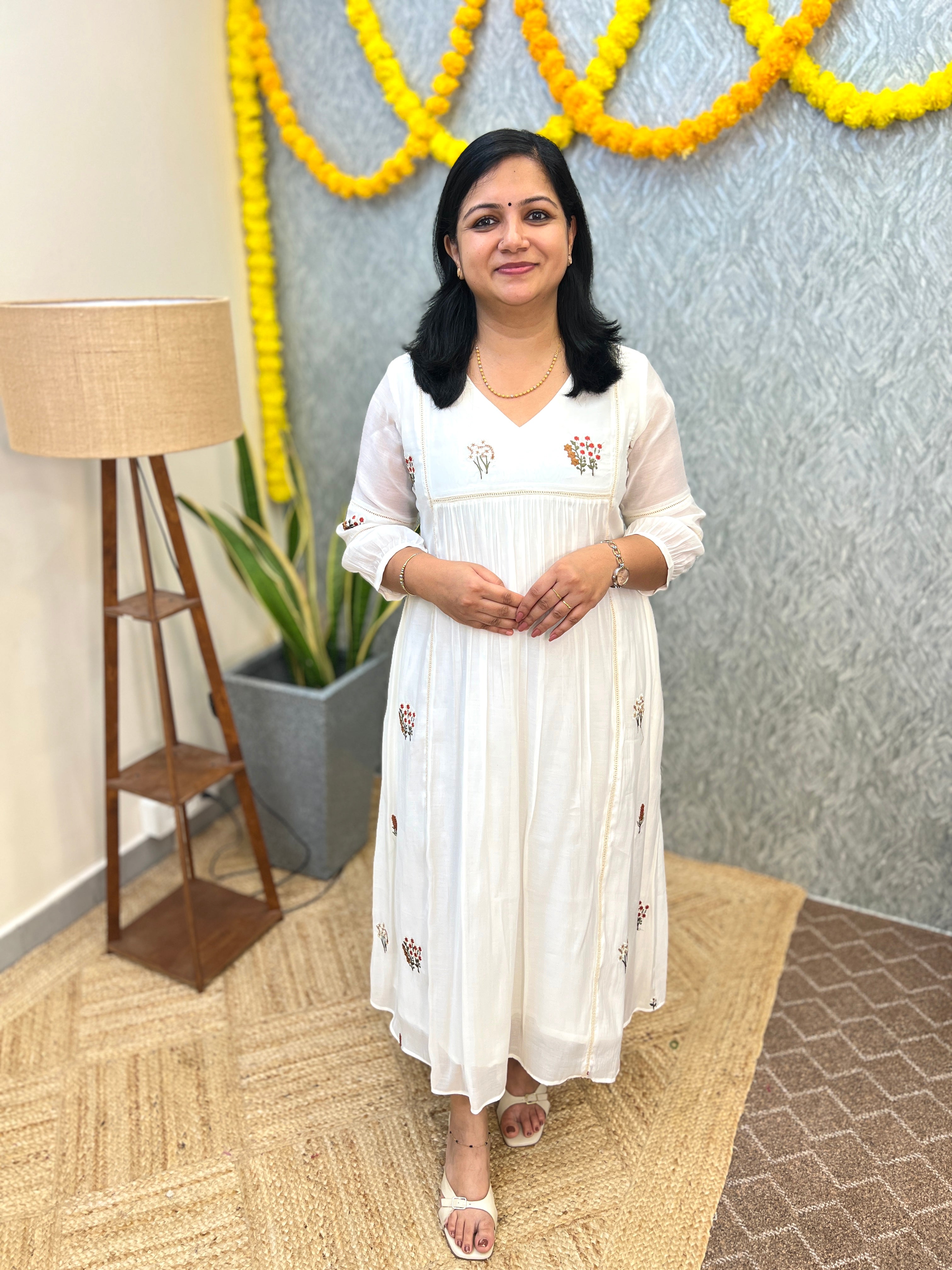 Florista Onam Special Kurti In Mul- Chanderi -Milky White( 3917)