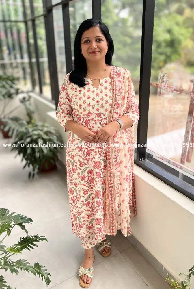 Florista 3 piece set in printed cotton _ 3630 - S / Off-White mix Peach