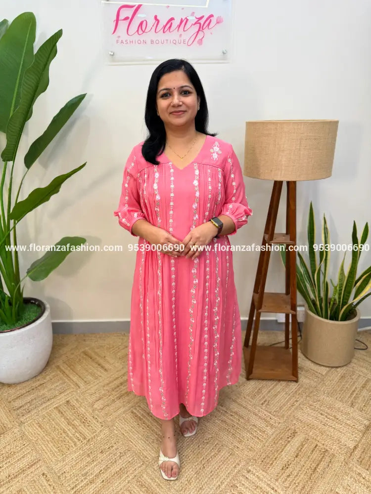 Florista Aline Kurti in Mul-Chanderi - Pinkish Peach (4044C) - Pinkish Peach / XS