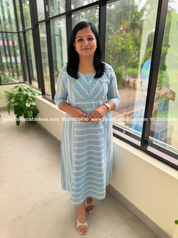 Florista Aline Kurti in Weaved Cotton - Light Blue (4089A) - Light Blue / S