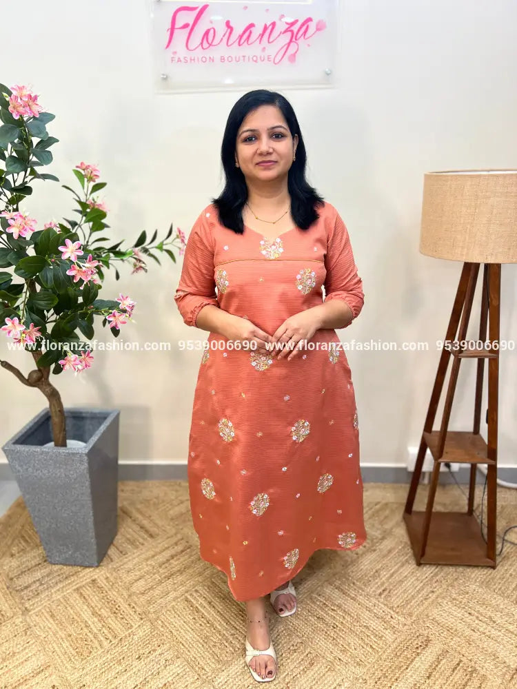 Florista Kurti in Berlin - Pastel Peach (3977C) - Pastel Peach / S