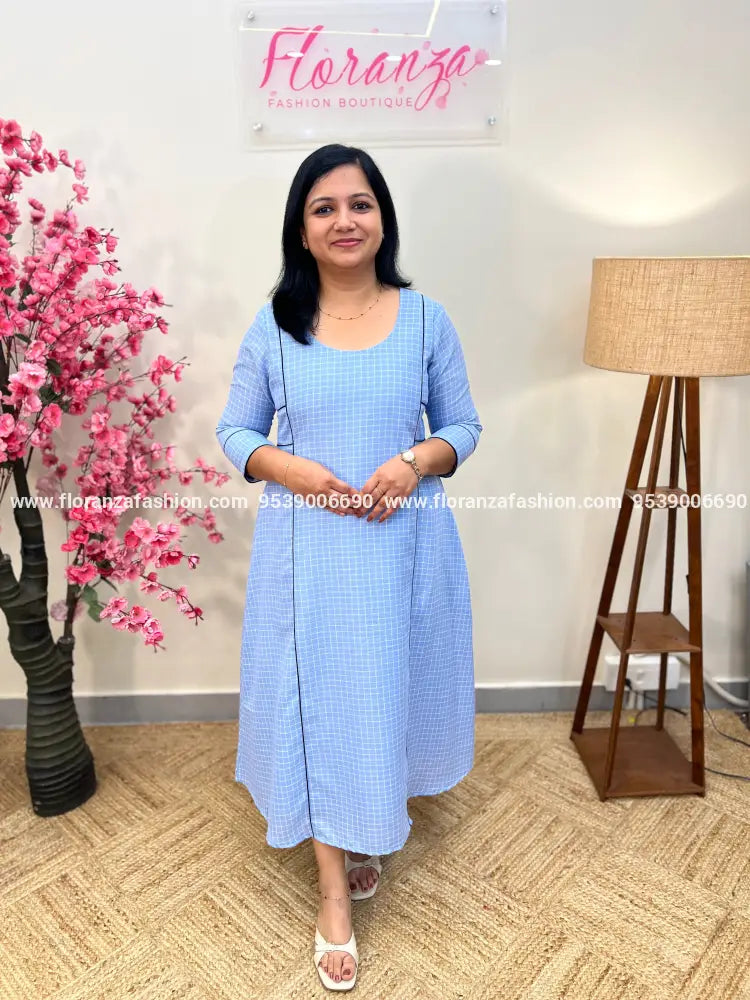 Florista Kurti In Linen Blended Fabric With Check Pattern - 3806 - S