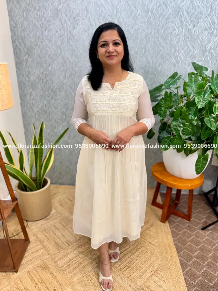 Florista Kurti In Mul-Chanderi -Off-white(3902AA) - Off-White / XS