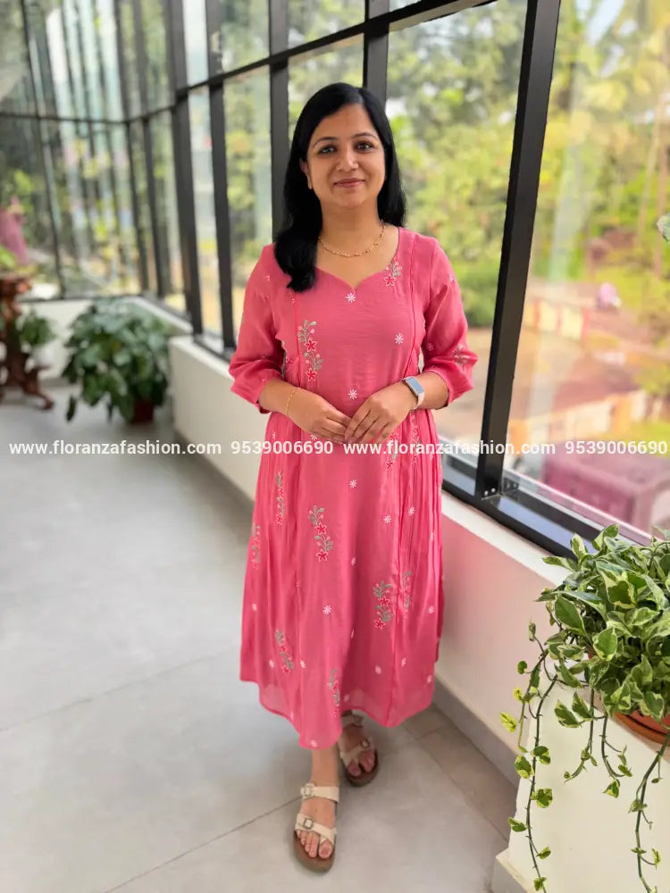 Florista Kurti in Mul- Chanderi - Pink (4150A) - Pink / XS