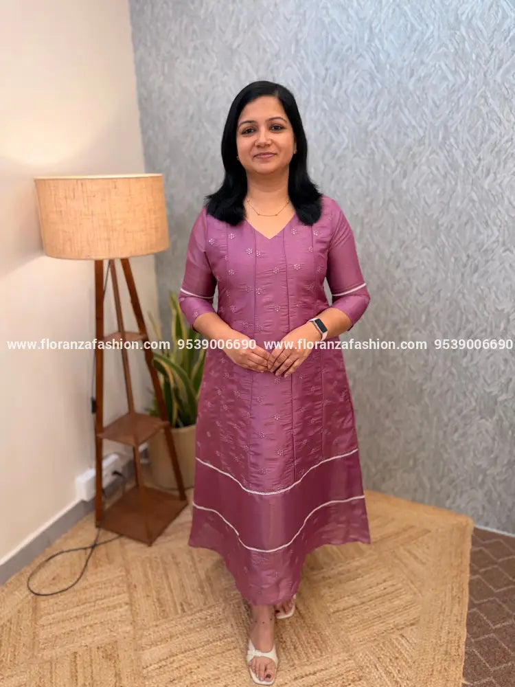 Florista Kurti in Premium Tissue Silk - Onion Pink mix Purple (3981B) - Onion Pink / XS