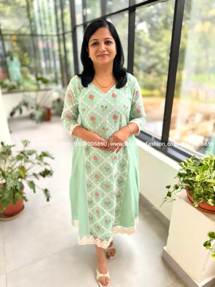Florista Kurti in soft Mul-Chanderi-Pastel green(3924) - Pastel Green / S