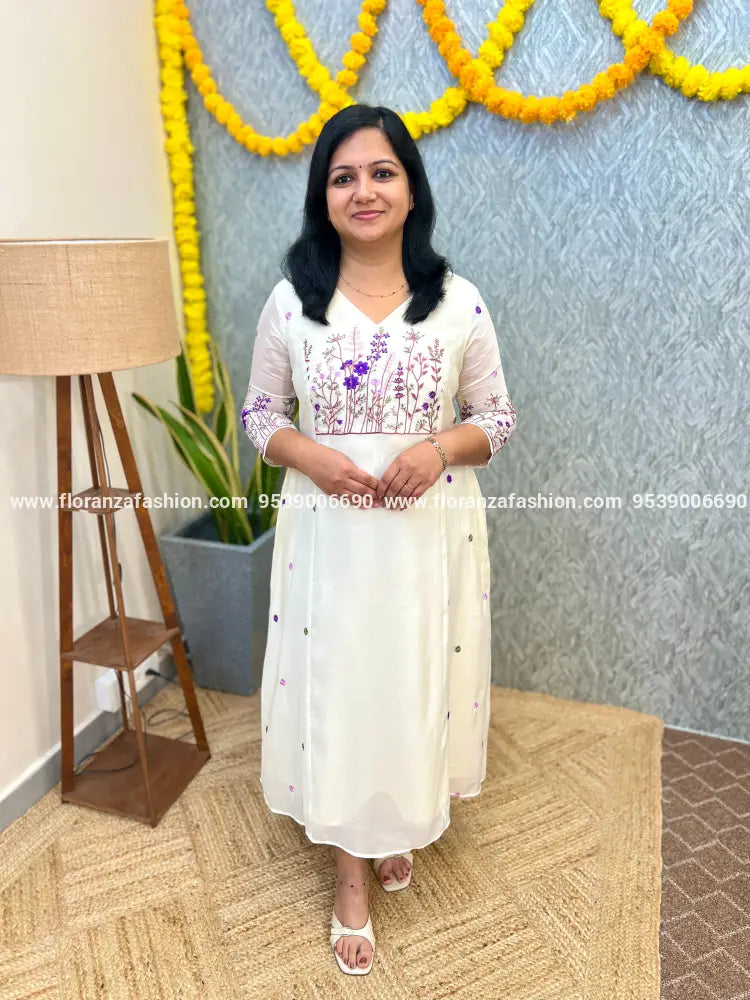 Florista Onam special Kurti In Mul-Chanderi - Off-White(3872A) - Off-White / S