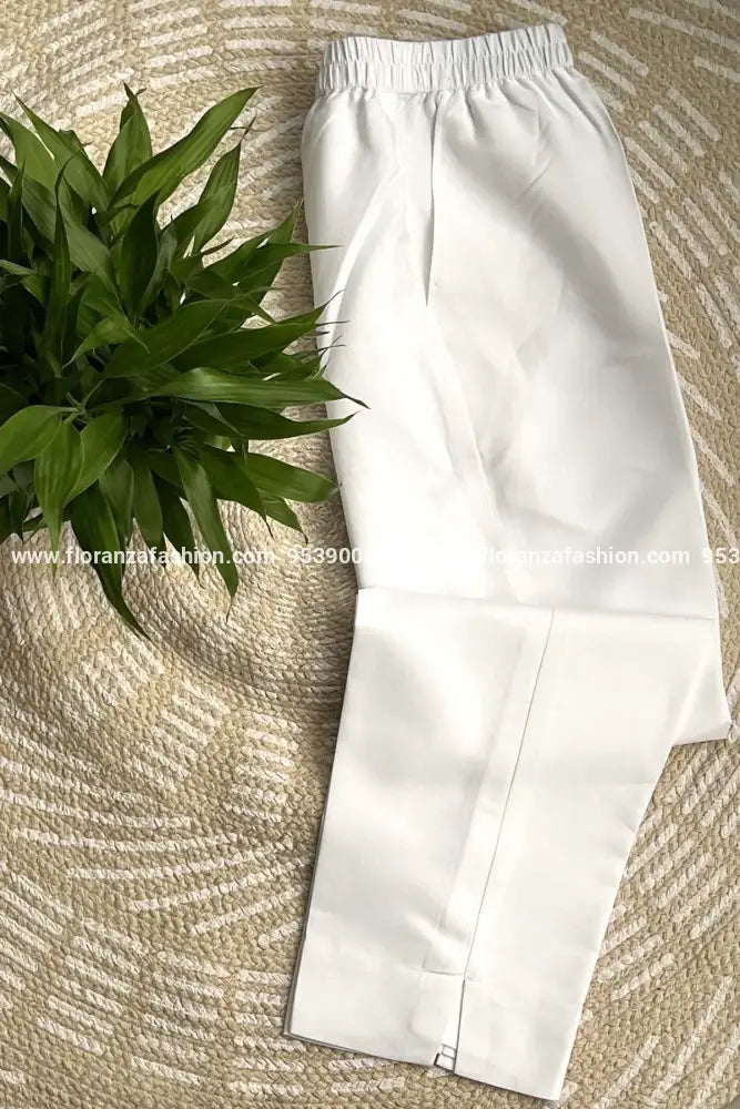 MILLKY WHITE Thar Laffer Cotton - 2744 - MILLKY WHITE / S