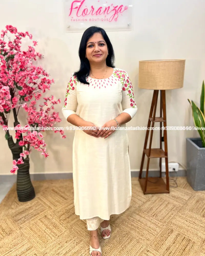 Pre-Book: Florique Kurti In Slub Silk-Off-White(3868) - OFF-WHITE / S