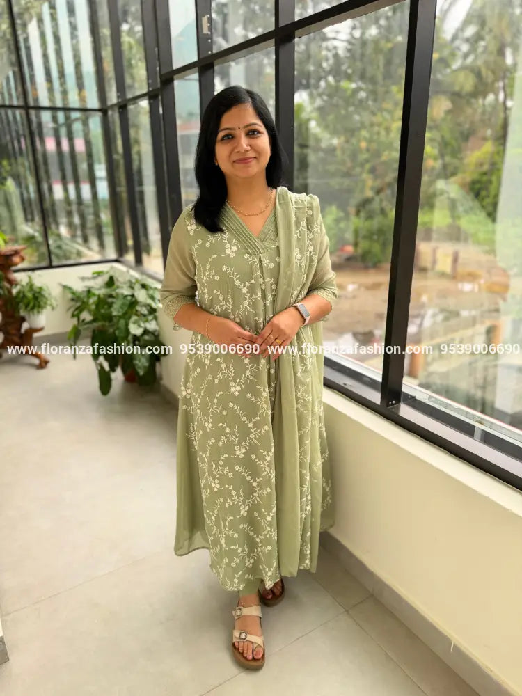 Premium 3 Piece Set in Mul-Chiffon - Light pastel green (4124) - Pastel Green / L