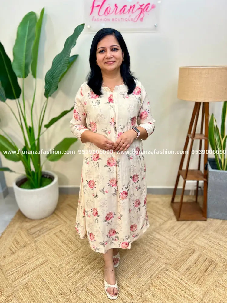 Premium Kurti In Mul- Chanderi - Light Beige (3956) - LIGHT BEIGE / M