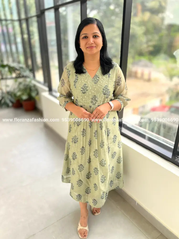 Premium Kurti In Mul-Chanderi - Pastel Green (3984C) - Pastel Green / M
