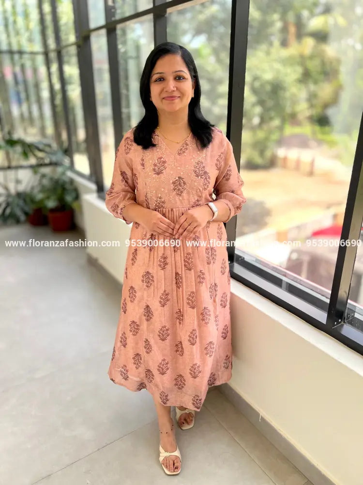 Premium Kurti In Mul-Chanderi - Pastel Peach (3984A) - Pastel Peach / M