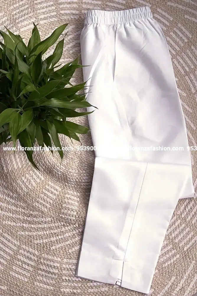 Thar Laffer Cotton - Pure White (2744) - Pure White / S