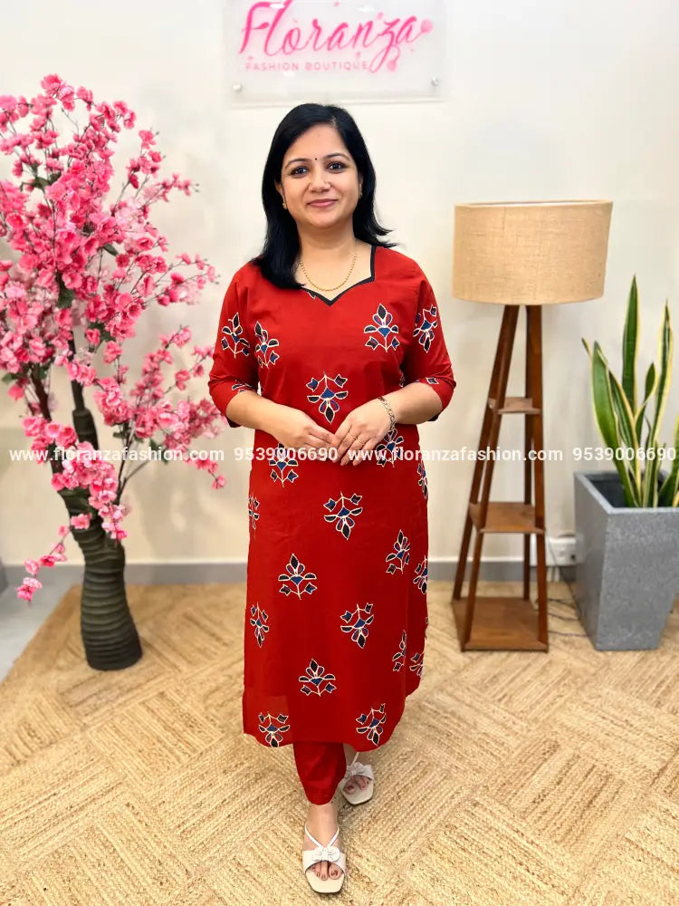 Top n Bottom set in Printed Cotton-Brick Red (3931) - Brick Red / L
